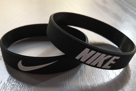 休閑運動耐克硅膠手環(huán) 休閑運動耐克硅膠手環(huán)